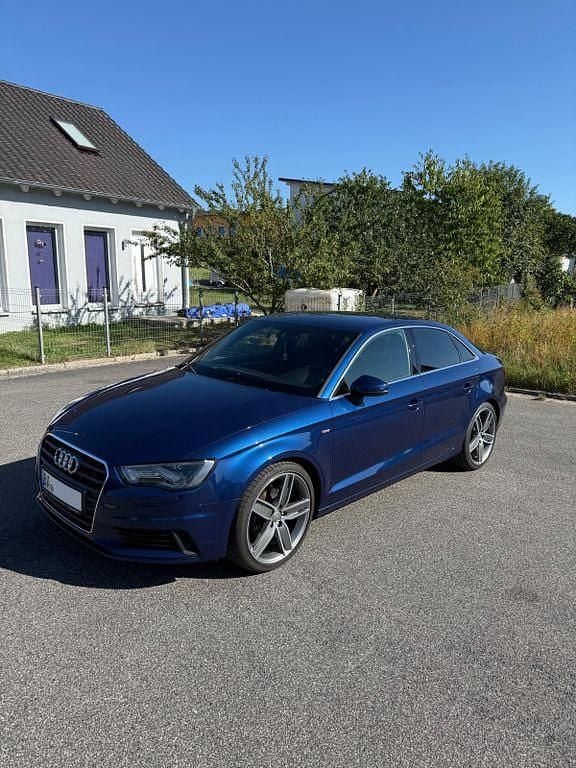 Blau Gebraucht 2016 Audi A3 S-Line Limousine | 16.999 € (Fairer Preis) - Bild 1/4