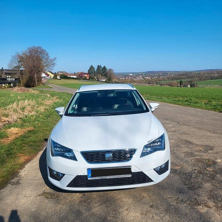 Usado Seat Leon ST FR 150 HP (110 kW) 2015 Branco Carrinha