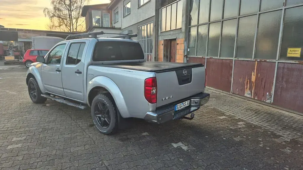 Gebraucht Nissan Navara 174 PS (127 kW) 2006 Silber Pickup