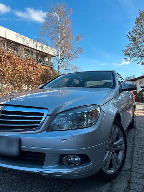 Gebraucht Mercedes C320 224 PS (164 kW) 2008 Grau Limousine