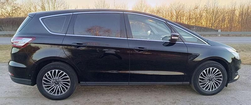 Gebraucht Ford S-MAX Titanium 165 PS (121 kW) 2019 Schwarz Van / Kleinbus