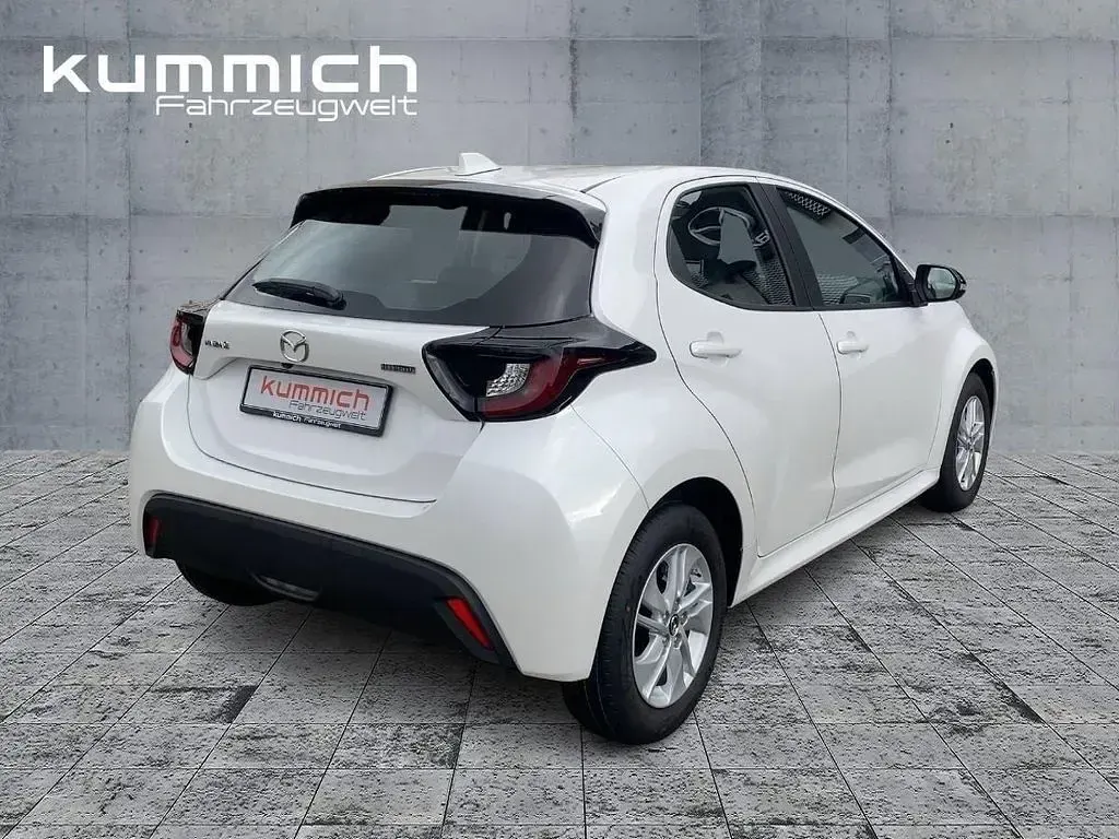 Neu Mazda 2 Center-Line 116 PS (85 kW) 2026 Weiß Kleinwagen