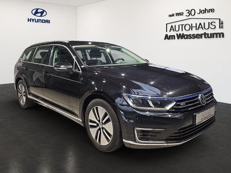 Gebraucht VW Passat Design 218 PS (160 kW) 2018 Deep black perleffekt Kombi