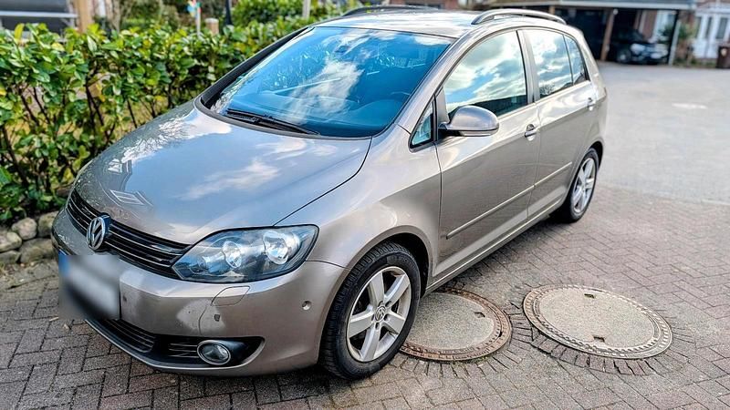 Gebraucht VW Golf Plus Cross Team 122 PS (89 kW) 2010 Gold Van / Kleinbus