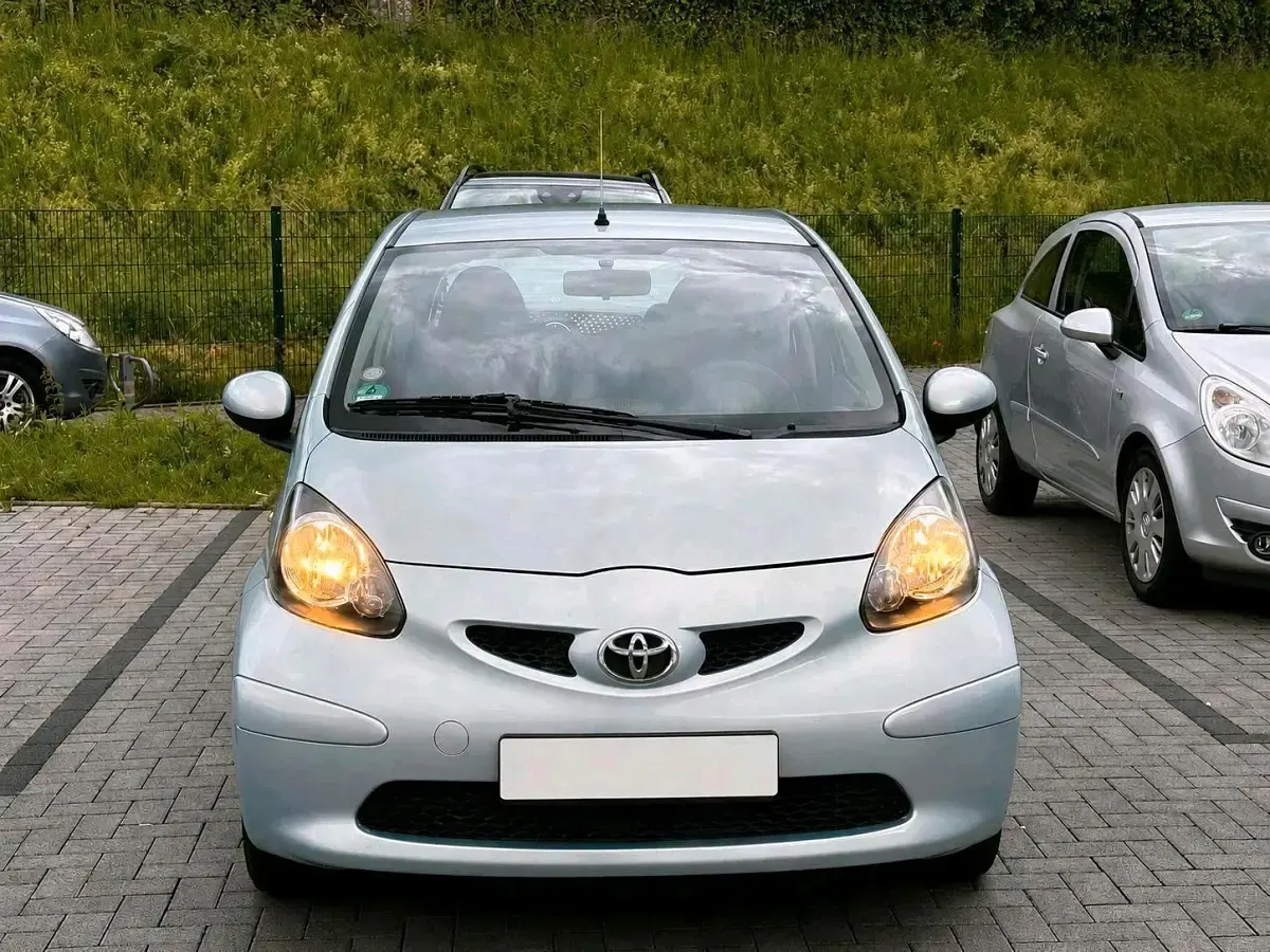 Gebraucht Toyota Aygo 68 PS (50 kW) 2007 Andere farben Kleinwagen