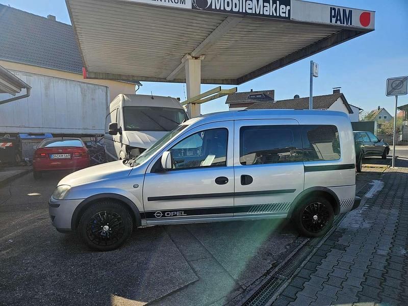 Silbermatallic Gebraucht 2008 Opel Combo Van / Kleinbus | 3.795 € (Etwas zu teuer) - Bild 1/4