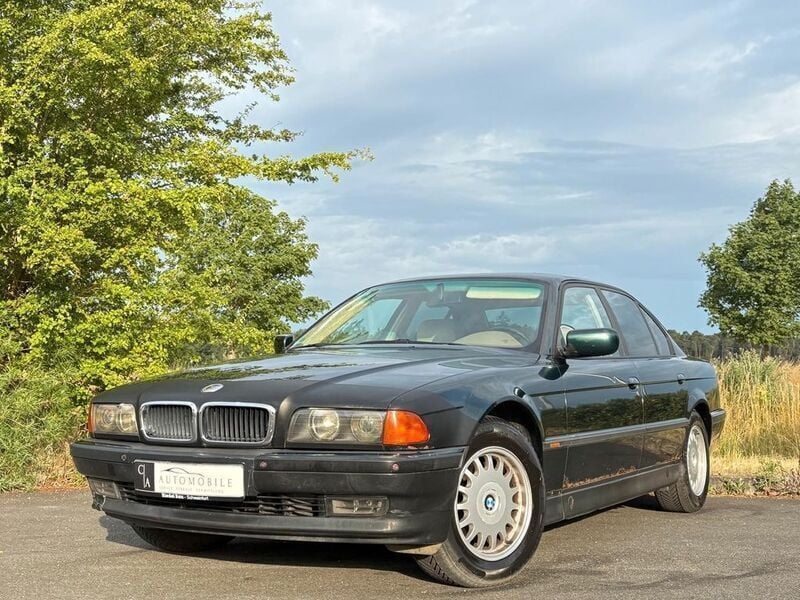Grün Gebraucht 1998 BMW 728 Limousine | 1.890 € - Bild 1/4