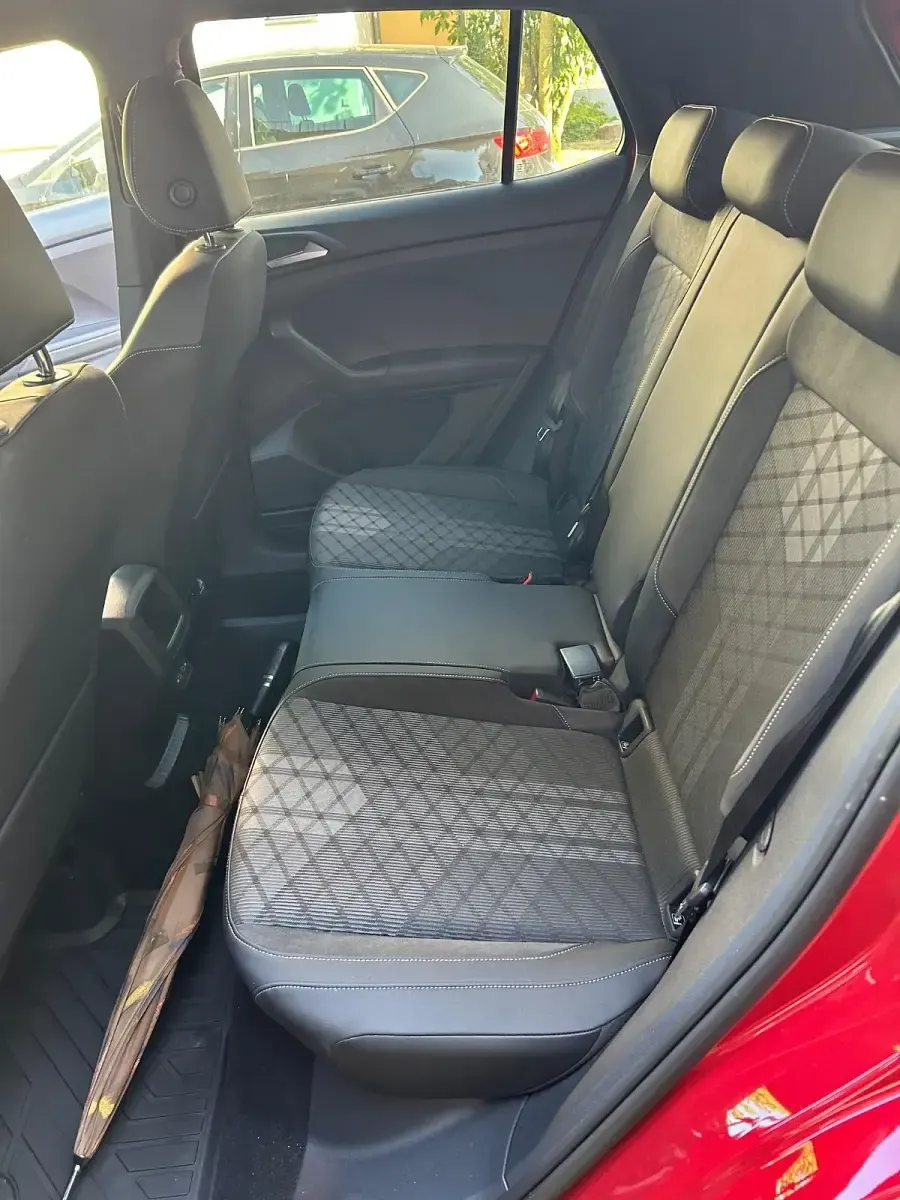 Gebraucht VW T-Cross R-line 116 PS (85 kW) 2024 Rot SUV
