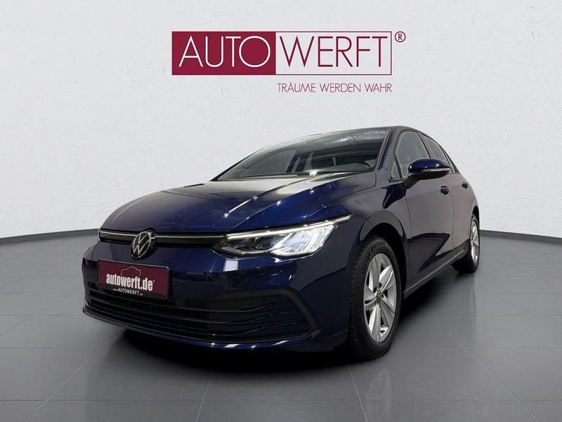 Gebraucht VW Golf VIII Life 150 PS (110 kW) 2023 Atlantik blue metallic Limousine