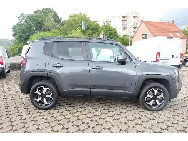 Gebraucht Jeep Renegade Trailhawk 241 PS (177 kW) 2022 Grau SUV