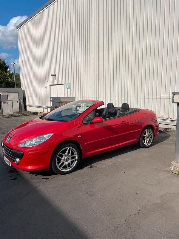 Rot Gebraucht 2006 Peugeot 307 CC Sport Cabrio | 2.400 € (Fairer Preis) - Bild 1/4