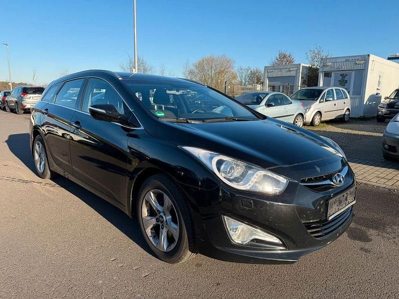 Schwarz Gebraucht 2013 Hyundai i40 Edition Kombi | 4.999 € (Fairer Preis) - Bild 1/4