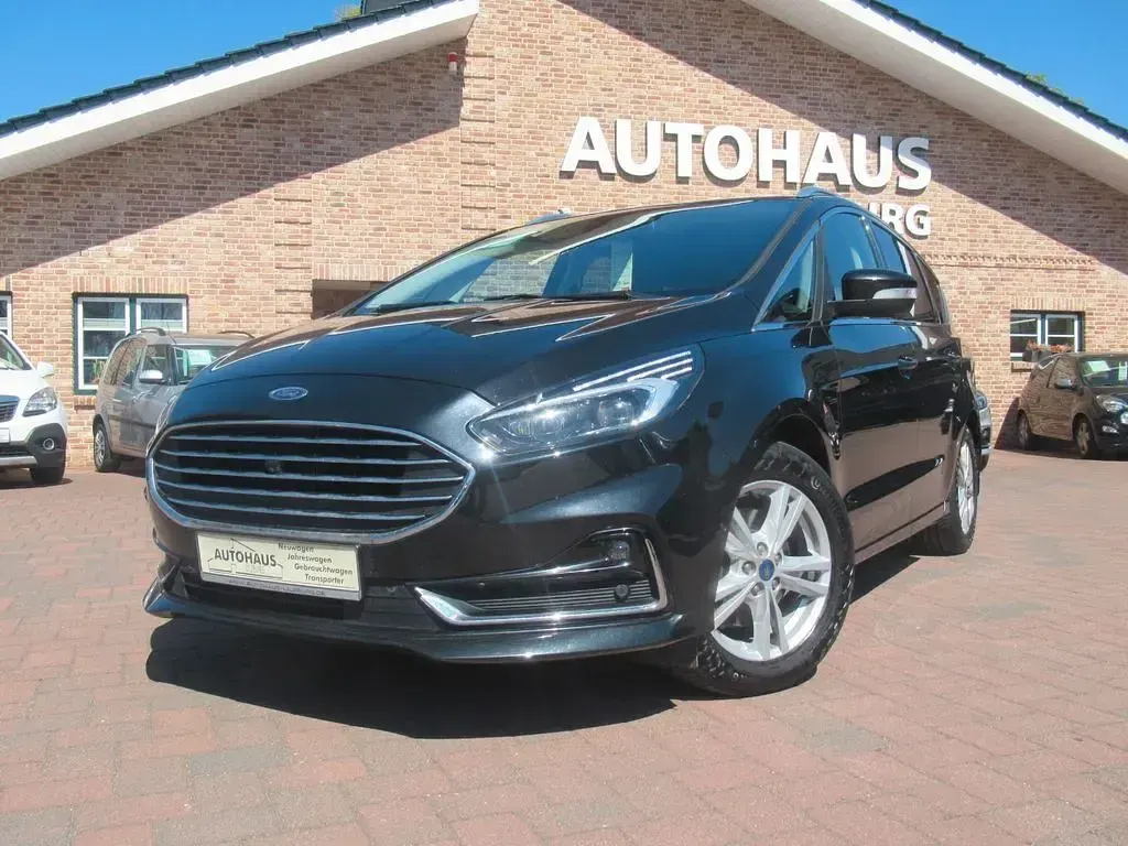 Gebraucht Ford S-MAX Titanium 190 PS (139 kW) 2022 Schwarz Van / Kleinbus