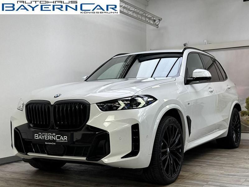 (0a96) mineralweiss metallic Gebraucht 2024 BMW X5 M Sport SUV | 86.389 € - Bild 1/4