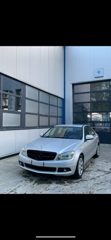 Silber Gebraucht 2007 Mercedes C180 Classic Limousine | 10.500 € - Bild 1/4