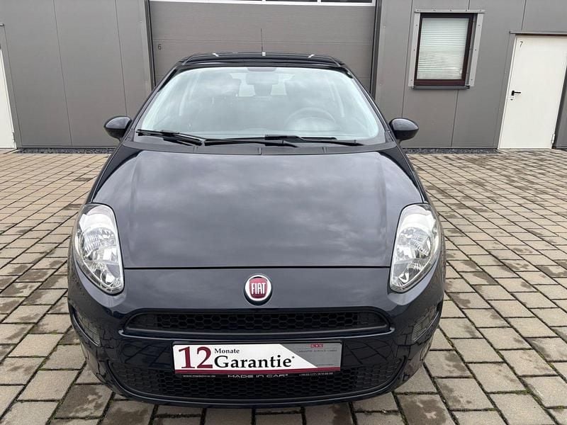 Gebraucht Fiat Punto 69 PS (50 kW) 2017 Blau Limousine