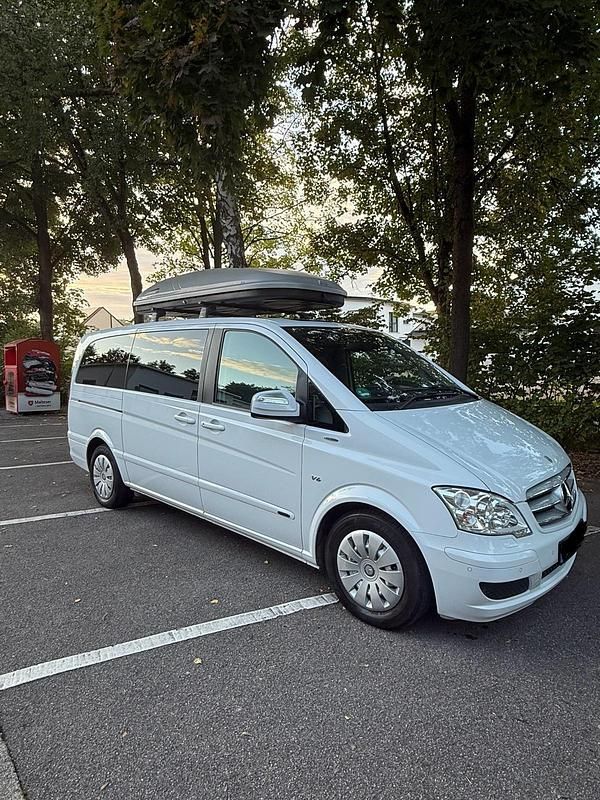 Weiß Gebraucht 2013 Mercedes Viano Van / Kleinbus | 27.500 € - Bild 1/4
