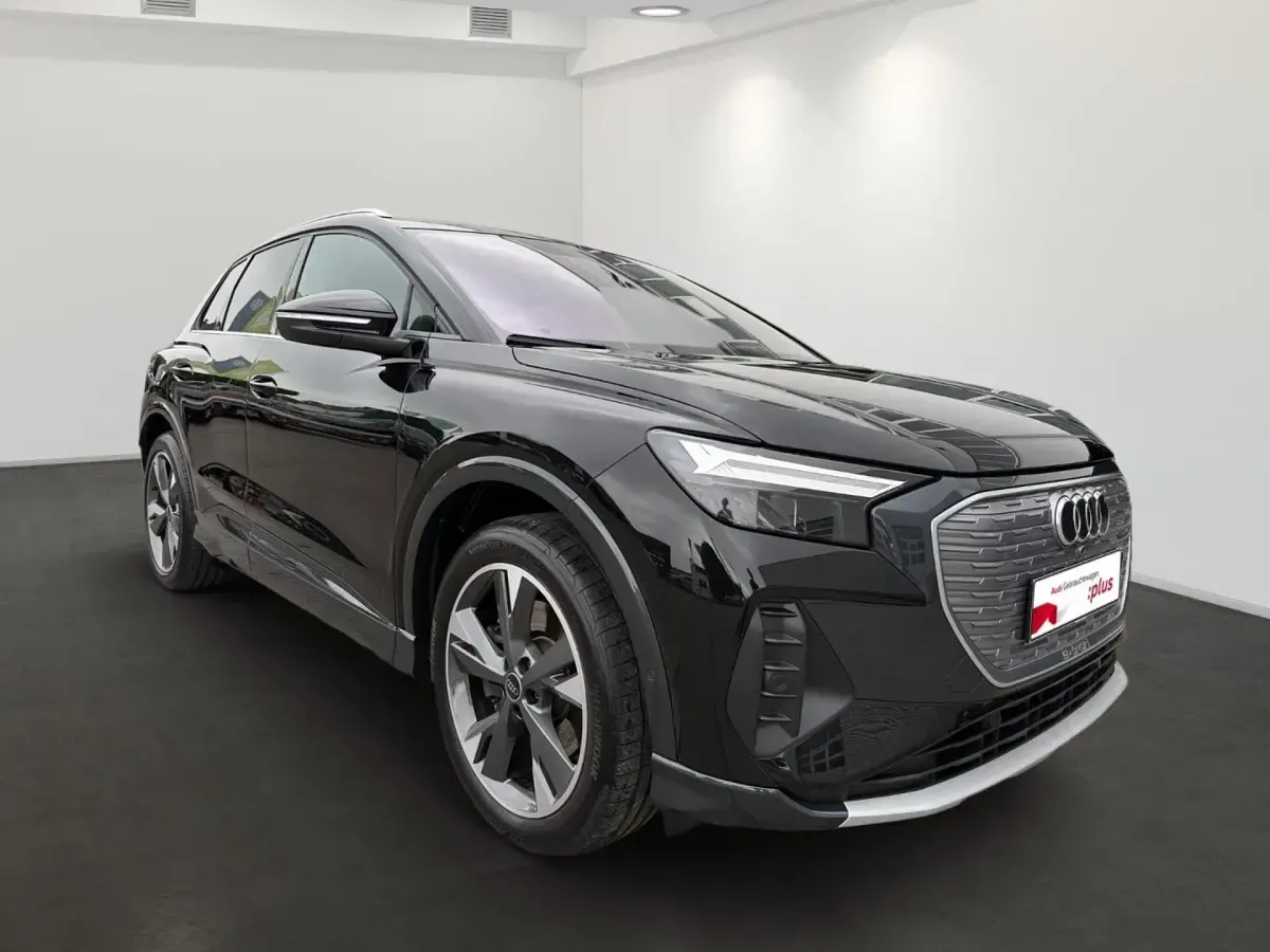 Gebraucht Audi Q4 e-tron Advanced 150 kW (204 PS) 2023 Mythosschwarz metallic SUV