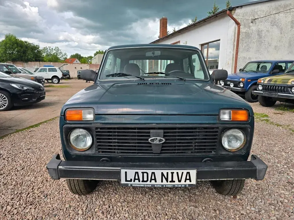 Gebraucht Lada niva 83 PS (61 kW) 2011 Grün SUV