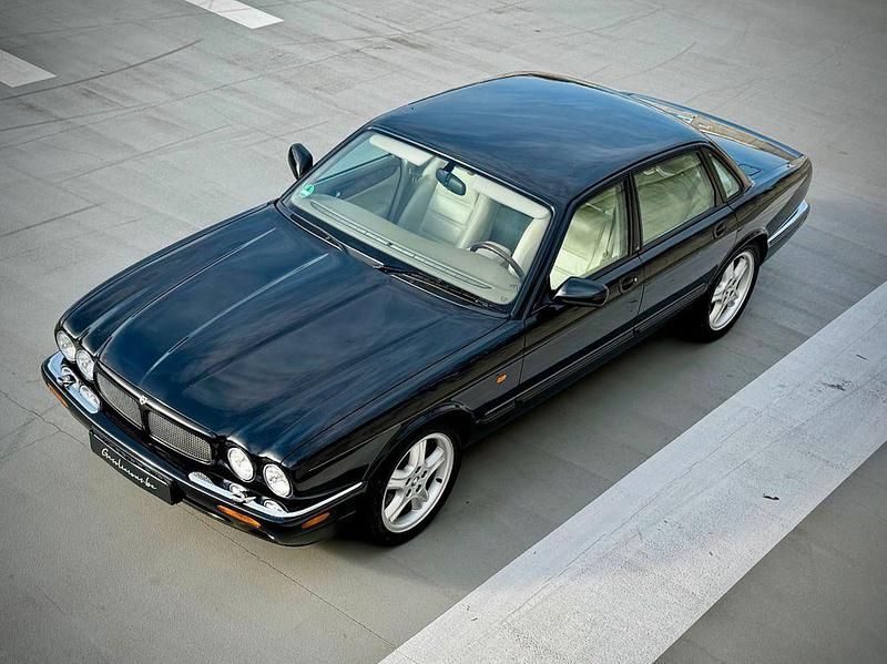 Schwarz Gebraucht 1998 Jaguar XJR Limousine | 15.995 € (Guter Preis) - Bild 1/4