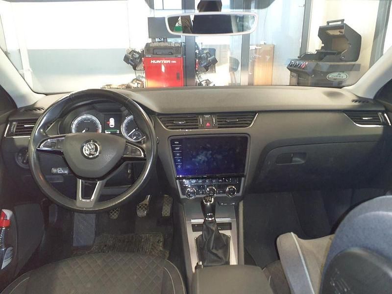 Gebraucht Skoda Octavia Drive 150 PS (110 kW) 2017 Beige Kombi