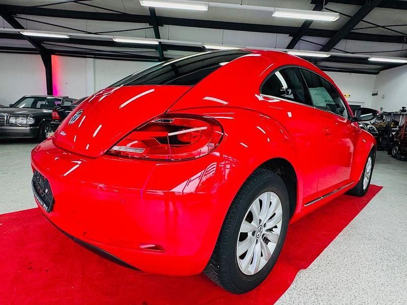 Gebraucht VW Beetle Design 105 PS (77 kW) 2013 Rot Kleinwagen