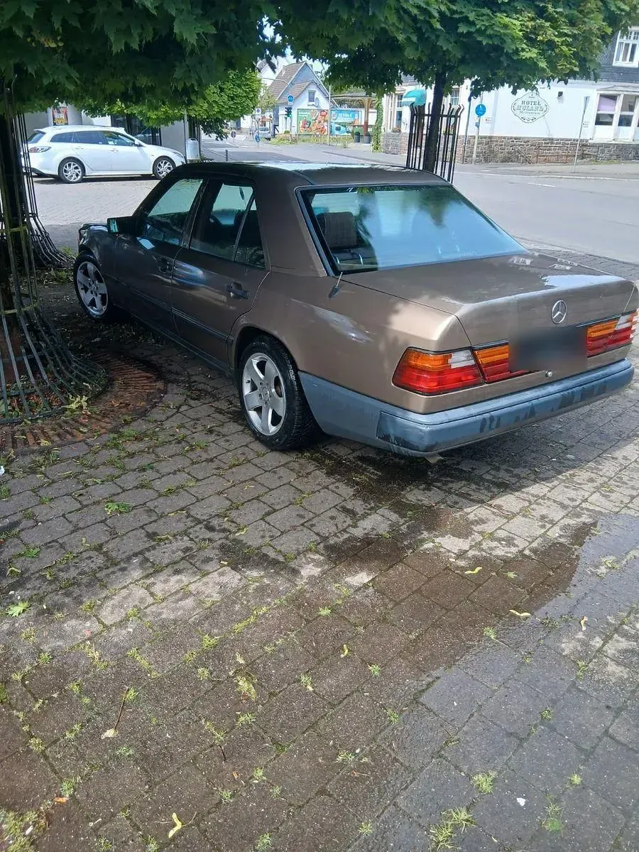 Gebraucht Mercedes 230 132 PS (97 kW) 1998 Grau Limousine