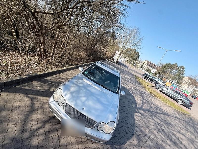 Gebraucht Mercedes C200 163 PS (119 kW) 2001 Grau Limousine