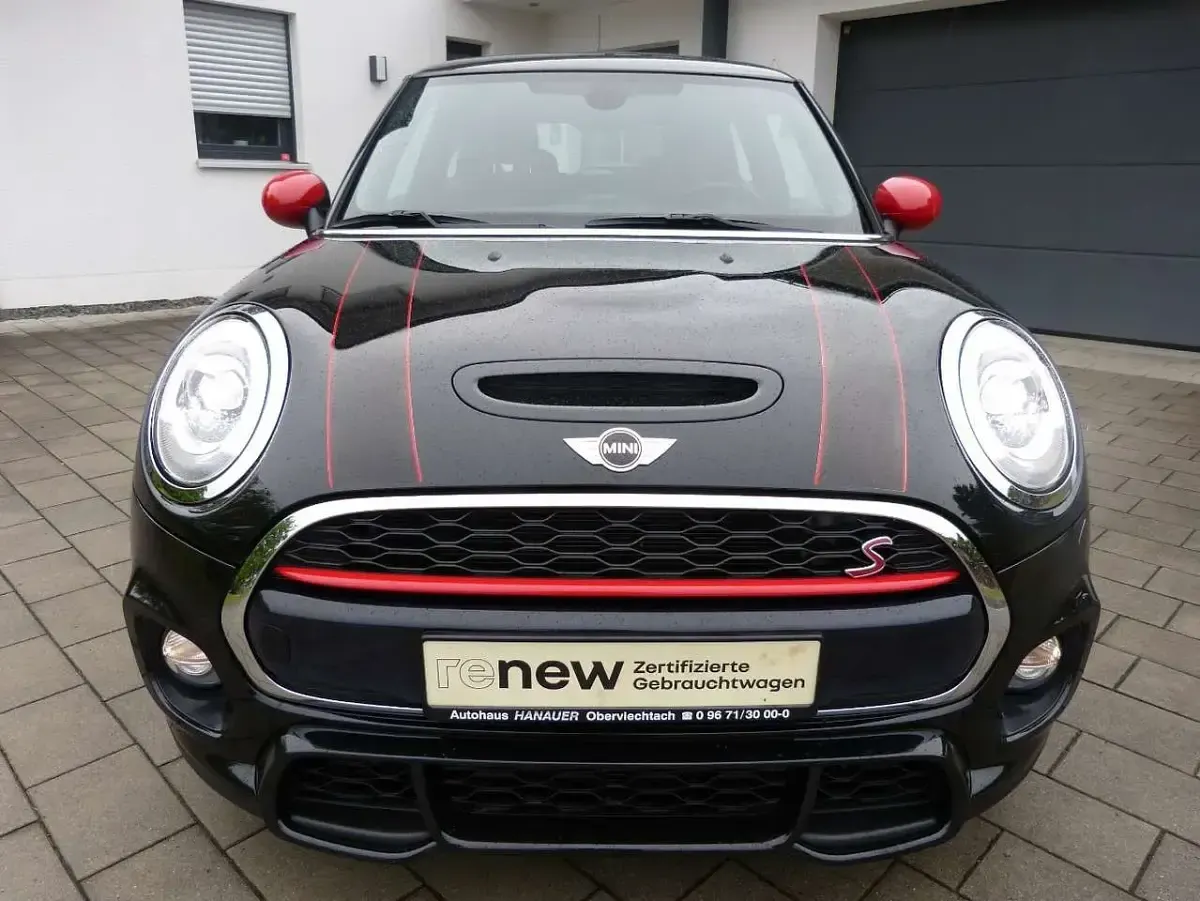Gebraucht Mini John Cooper Works 192 PS (141 kW) 2017 Midnight black metallic Kleinwagen