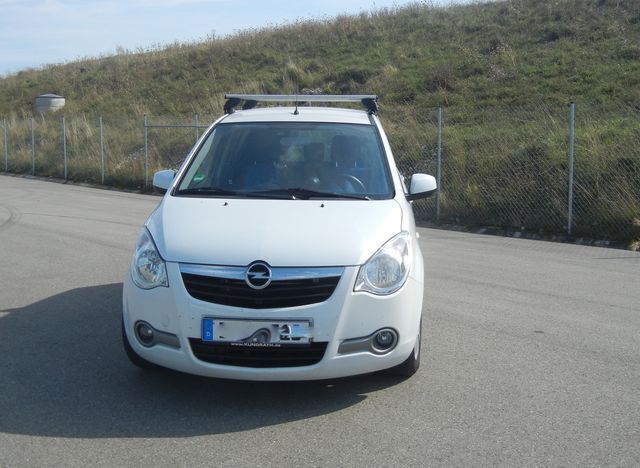 Gebraucht Opel Agila Edition 117 PS (86 kW) 2010 Weiß metallic Kleinwagen