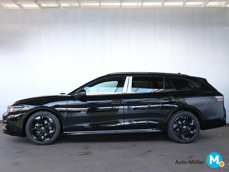Neu VW Passat R-line 150 PS (110 kW) 2026 Schwarz Kombi