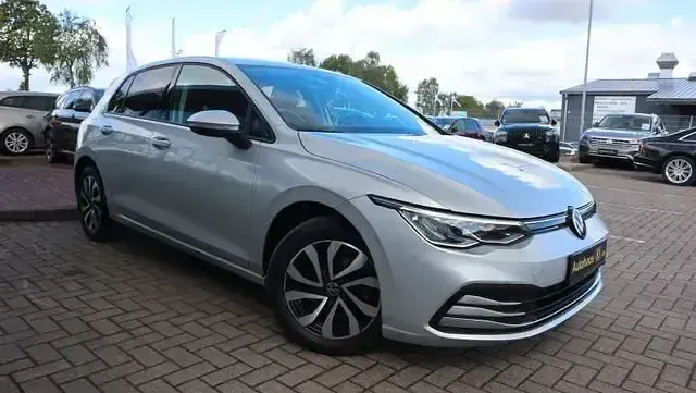 Gebraucht VW Golf VIII Active 116 PS (85 kW) 2022 Silber Limousine
