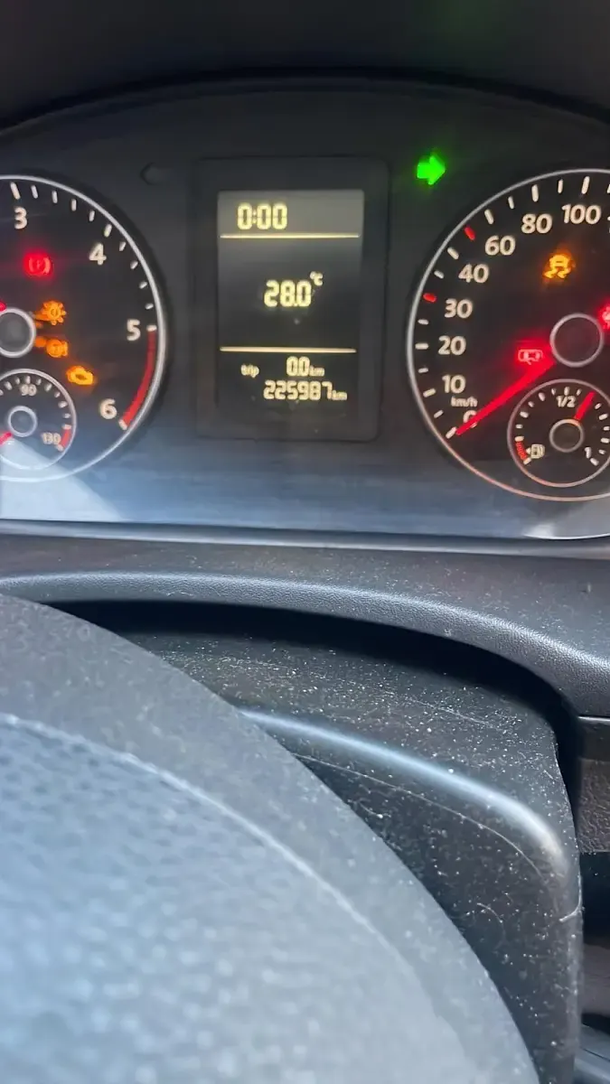 Gebraucht VW Caddy 102 PS (75 kW) 2014 Silber Van / Kleinbus