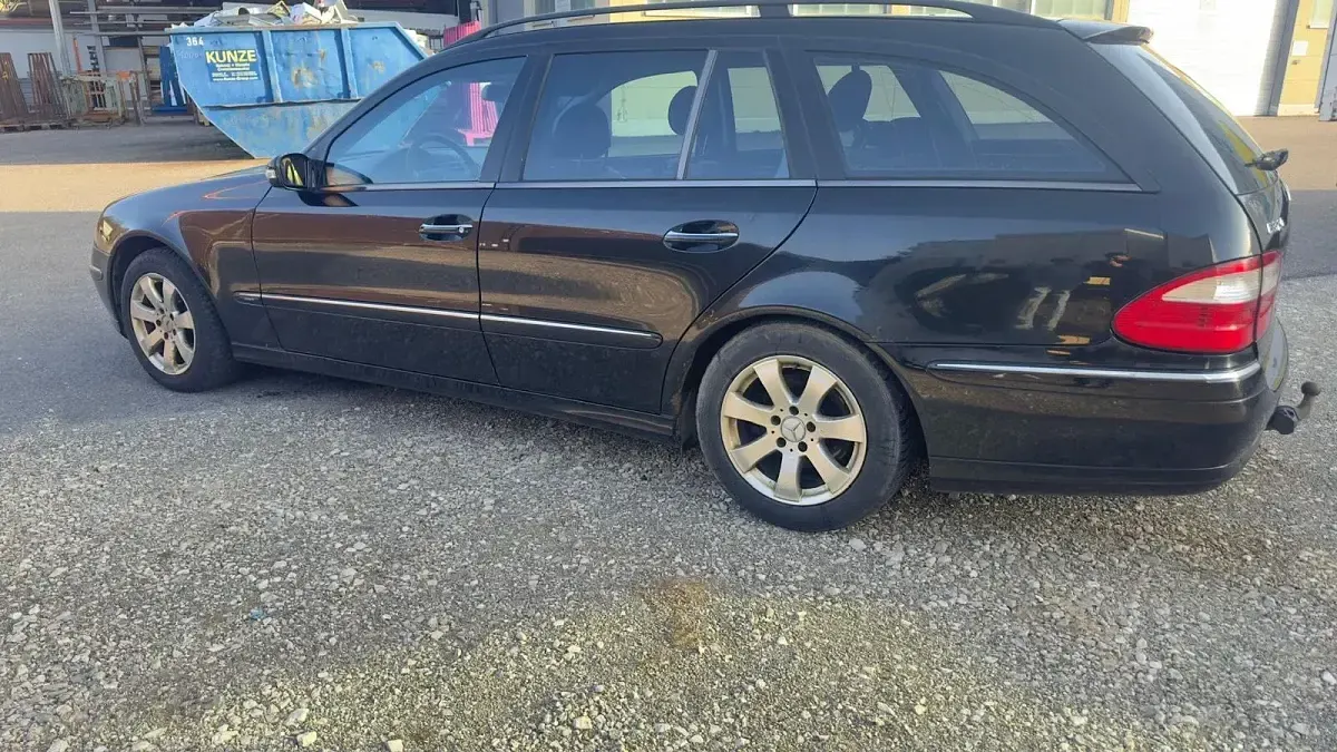 Gebraucht Mercedes E320 204 PS (150 kW) 2004 Schwarz Kombi