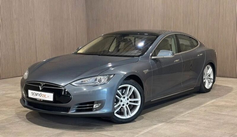 Grau Gebraucht 2013 Tesla Model S Limousine | 12.500 € (Superpreis) - Bild 1/4