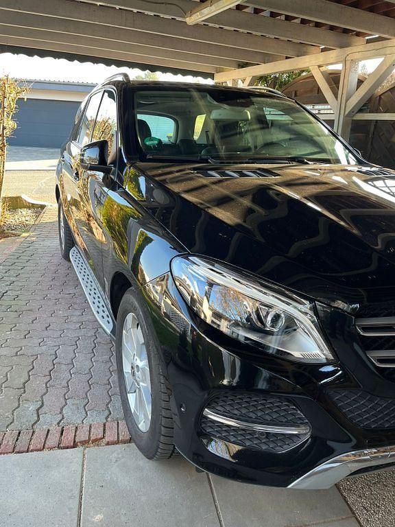 Gebraucht Mercedes GLE350 258 PS (189 kW) 2016 Schwarz SUV