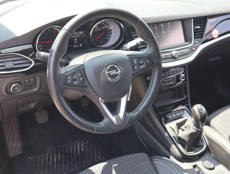 Second-hand Opel Astra 131 CP (96 kW) 2021 Argintiu Berlinǎ