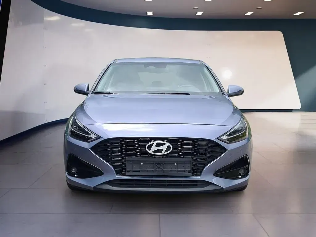 Gebraucht Hyundai i30 Advantage 101 PS (74 kW) 2024 Blau Limousine