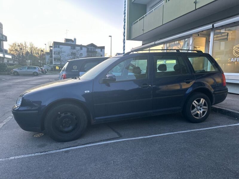 Blau Gebraucht 2003 VW Golf IV Basis Limousine | 1.490 € (Fairer Preis) - Bild 1/4