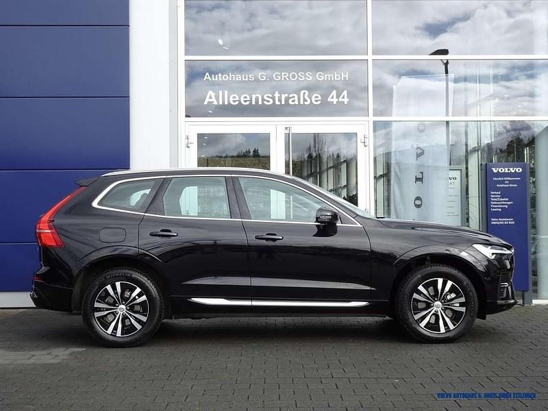 Gebraucht Volvo XC60 Core 253 PS (186 kW) 2022 717 onyx black metallic SUV