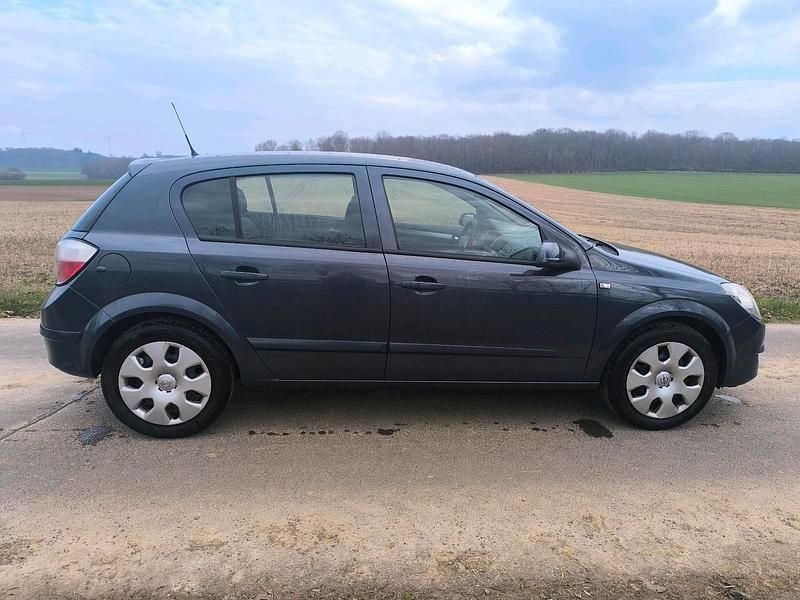 Gebraucht Opel Astra 90 PS (66 kW) 2006 Grau Limousine