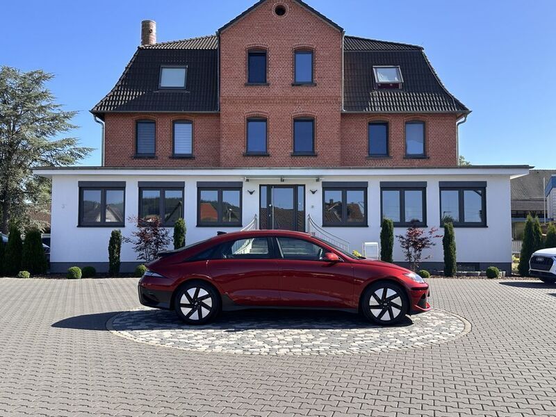 Rot Gebraucht 2023 Hyundai Ioniq 6 Basis Limousine | 25.950 € (Superpreis) - Bild 1/4
