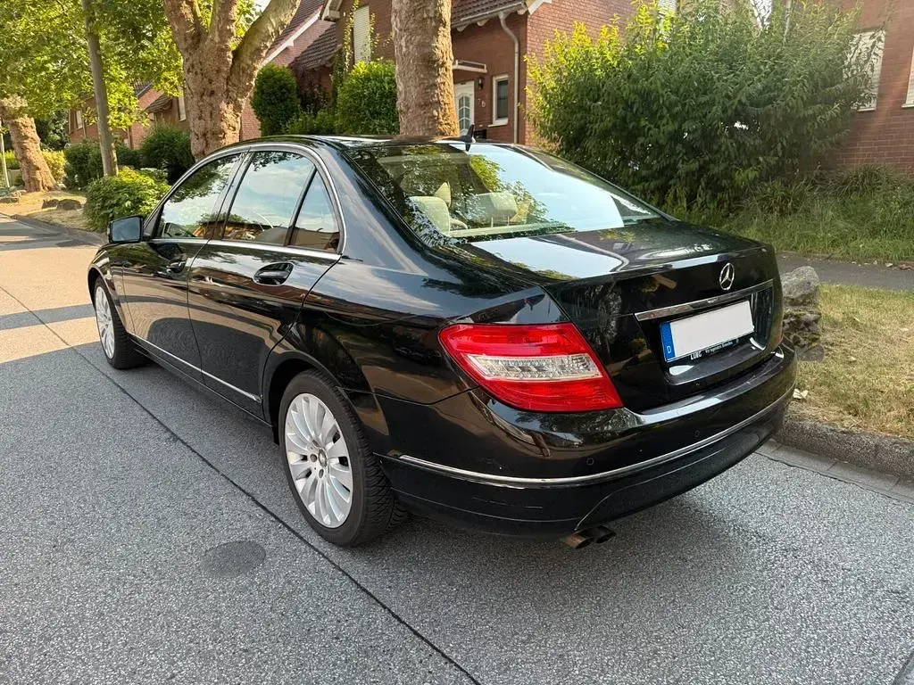 Gebraucht Mercedes C180 Elegance 156 PS (114 kW) 2009 Schwarz Limousine