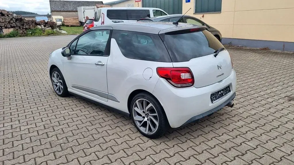 Gebraucht Citroën DS3 So Chic 110 PS (80 kW) 2015 Weiß Limousine