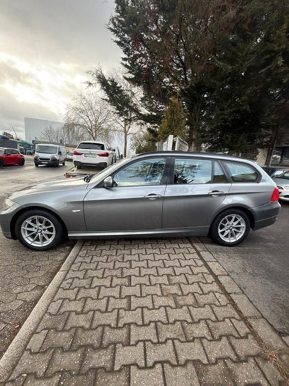 Gebraucht BMW 320 Exclusive 170 PS (125 kW) 2011 Grau Kombi