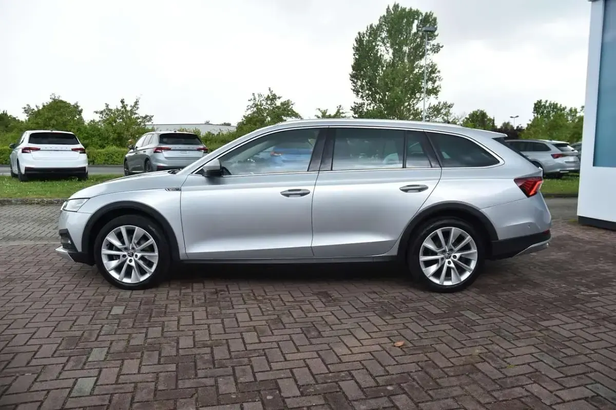 Gebraucht Skoda Octavia 150 PS (110 kW) 2023 Silber Kombi