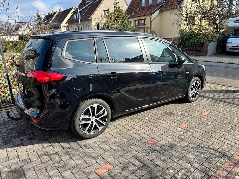 Gebraucht Opel Zafira 131 PS (96 kW) 2018 Schwarz Van / Kleinbus