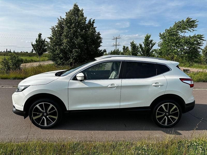 Gebraucht Nissan Qashqai Tekna 116 PS (85 kW) 2017 Weiß SUV
