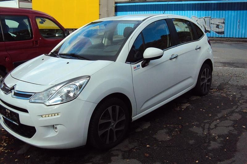 Weiß Gebraucht 2016 Citroën C3 SELECTION Kleinwagen | 4.600 € (Superpreis) - Bild 1/4