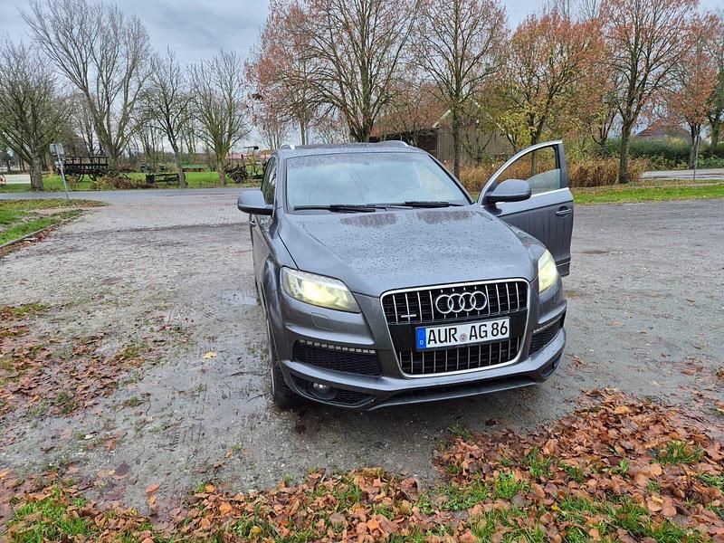 Grau Gebraucht 2012 Audi Q7 S-Line SUV | 13.300 € (Superpreis) - Bild 1/4